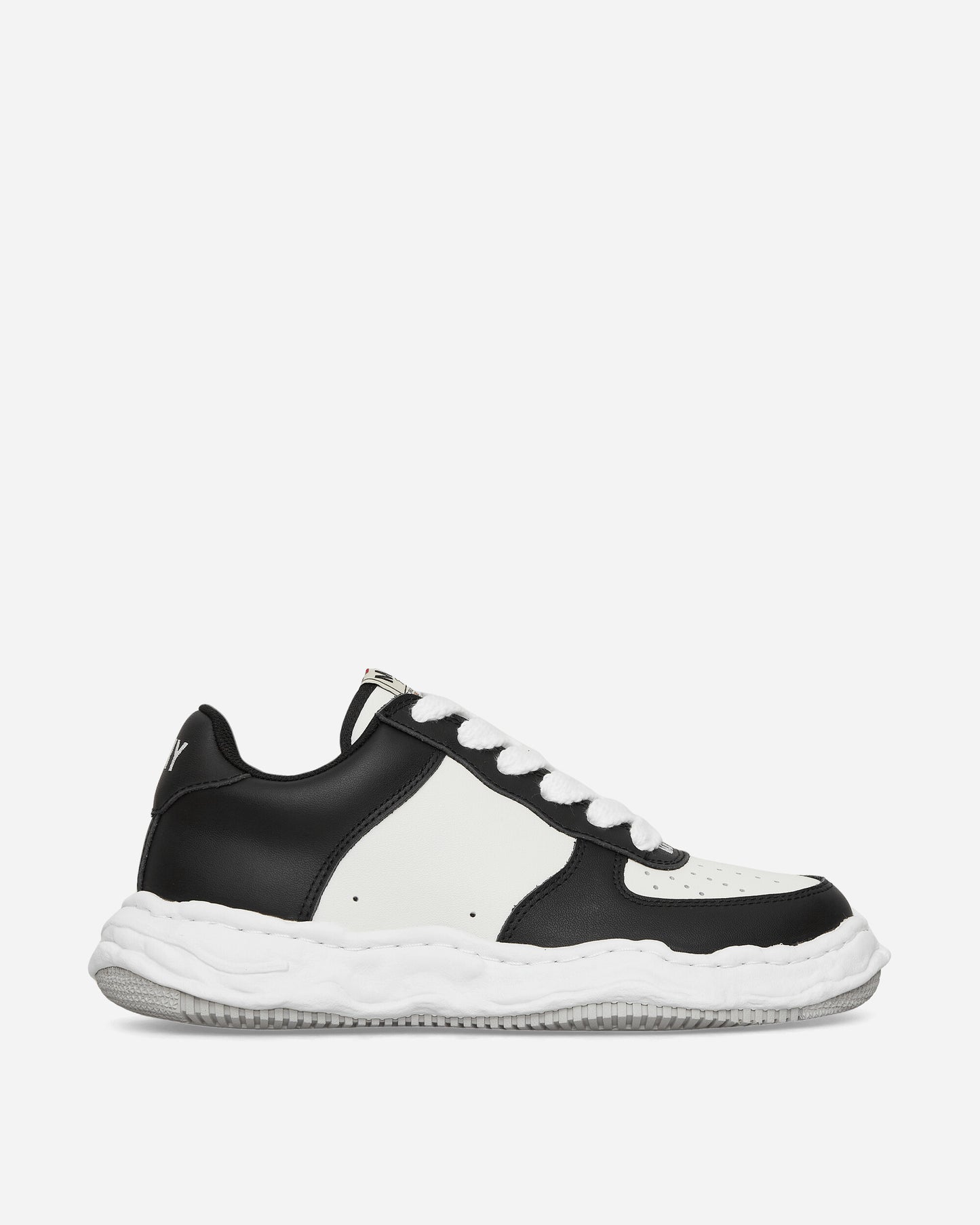 Maison MIHARA YASUHIRO Wayne Low/Original Sole Cow Leather Low-Top Sneaker Black/White Sneakers Low A08FW706 BLACKWHITE